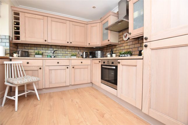 3, Lonsdale Rise, Wakefield photo 2