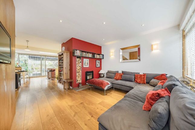 2, The Cedars, Teddington photo 2