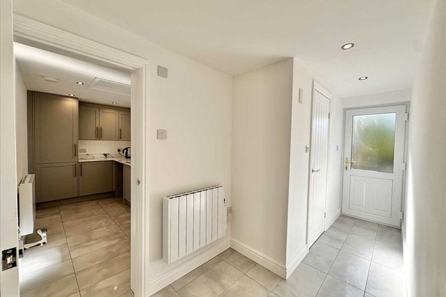 9, West End, Nottingham photo 4