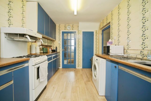 12, Blackdown Avenue, Ipswich photo 4