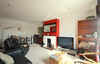 Thumbnail Flat to rent in Gloucester Court, Golders Green Road, London
