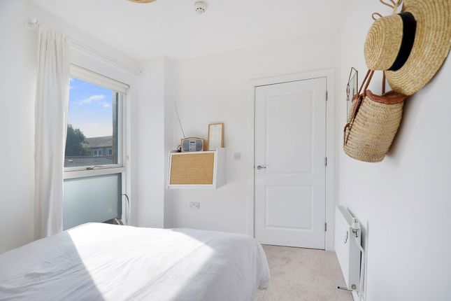 Bedroom 2 (3).Jpg
