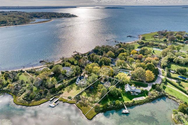 Property for sale in 3 Seagull Road In Shelter Island, Shelter Island, New York, United States Of America