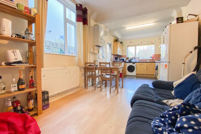 4-bed terraced on 28, Gelligaer Street, Cardiff, £2,080/mo