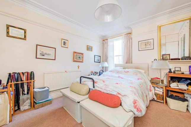 Flat for sale in Southampton Row, London