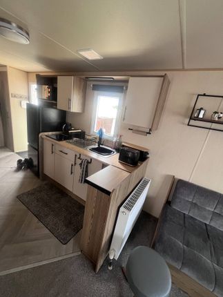 76, The Cove, Rolston Road, East Yorkshire photo 4