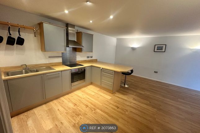 Longstone Court Great Dover St, London photo 4