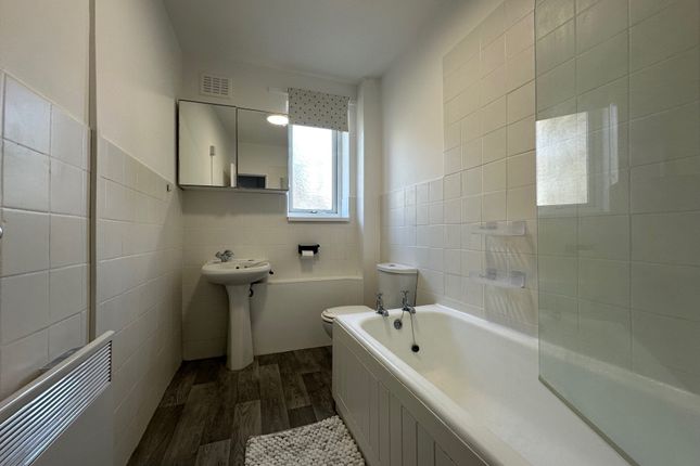 24, Oxhay View, Newcastle under Lyme photo 4