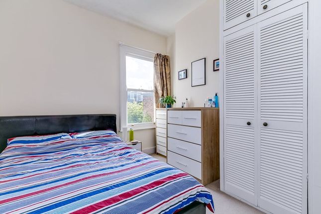 9,Flat A, Cargill Road, London photo 4