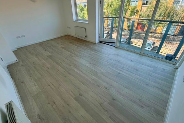 Flat 14 - 5, Nelson Grove Road, London photo 4