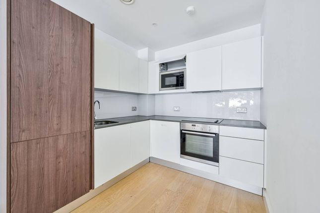 Flat to rent in Imperial Building, Woolwich Riverside, London