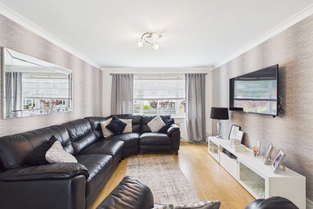 8 Margaret Street, Coatbridge photo 3