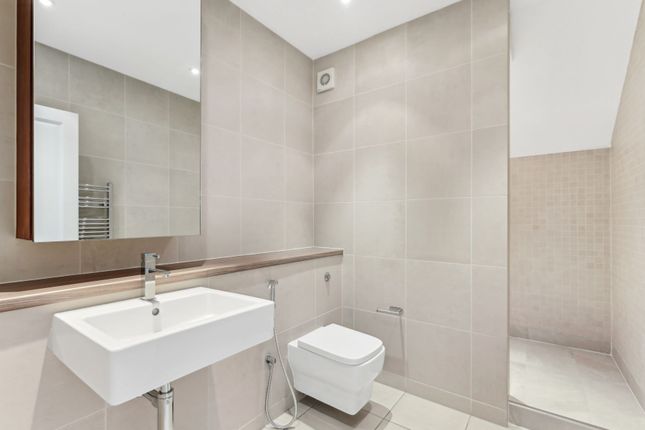 Flat for sale in Carlisle Place, London