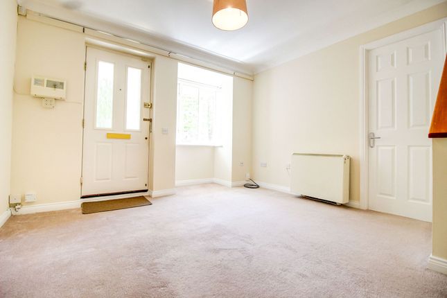 99 Barnum Court, Swindon photo 3