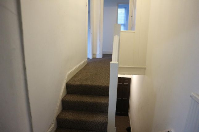 warren road, London photo 5