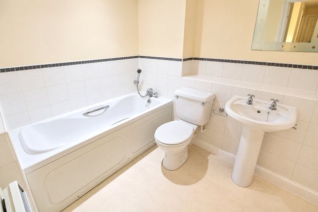 109, Squires Court, Bristol photo 5