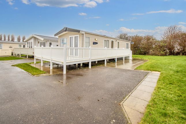 Thumbnail Mobile/park home for sale in Manor Park Caravan Site, Manor Road, Hunstanton, Norfolk