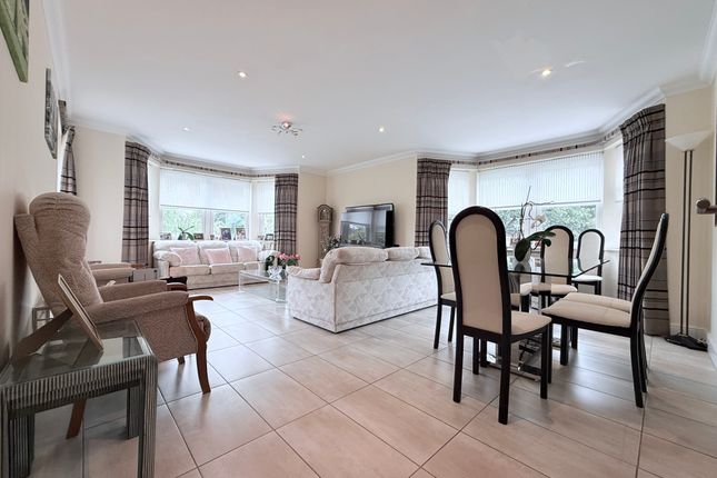 6 Denver Court , Hendon Lane , London photo 2