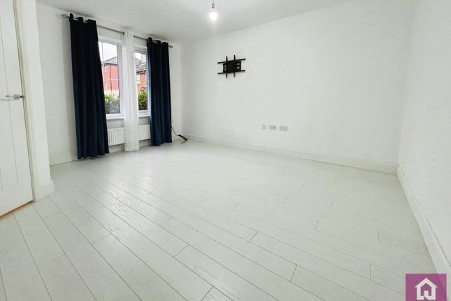 33, Devana Gardens, Cheshire photo 3