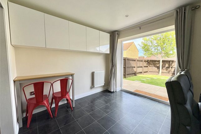 16, Collingham Close, Somerset photo 4