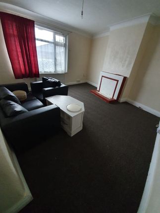 1A Aylands Road, Enfield photo 3