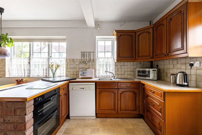 4, St Marys Way, Gerrards Cross photo 4
