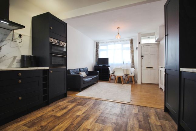 43 Holness Road, London photo 4