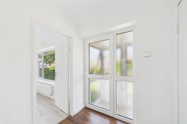 35, Oxford Drive, Bognor Regis photo 2