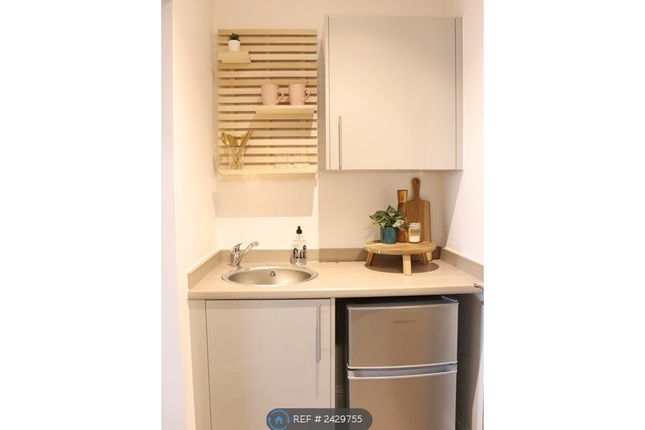Room 4 - Ensuite + Kitchenette