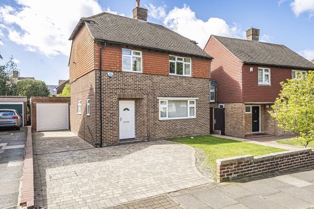 Thumbnail Detached house for sale in Oakley Drive, Keston, Bromley, Kent