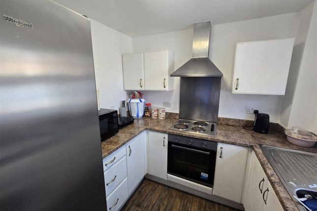1, Trinity Court, Kingswood photo 2