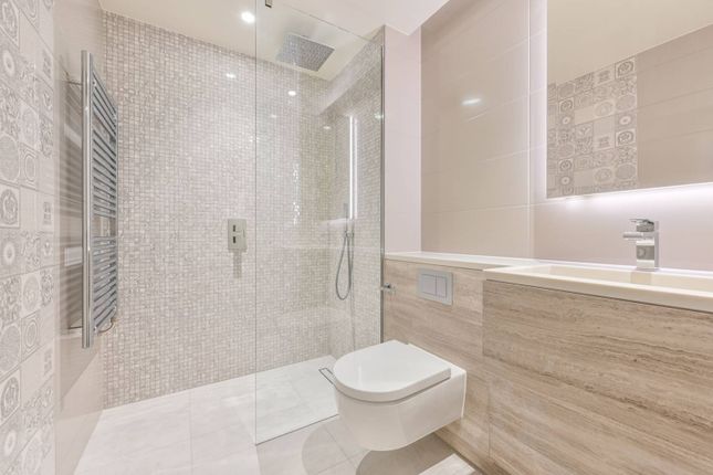 Flat for sale in Bondway, Vauxhall