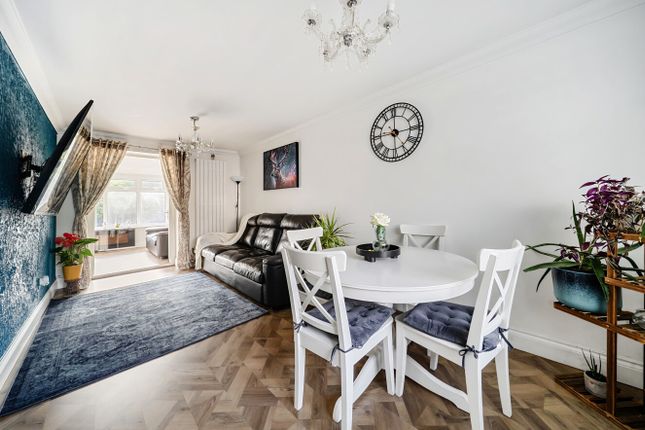 68, Priestwood Avenue, Berkshire photo 4