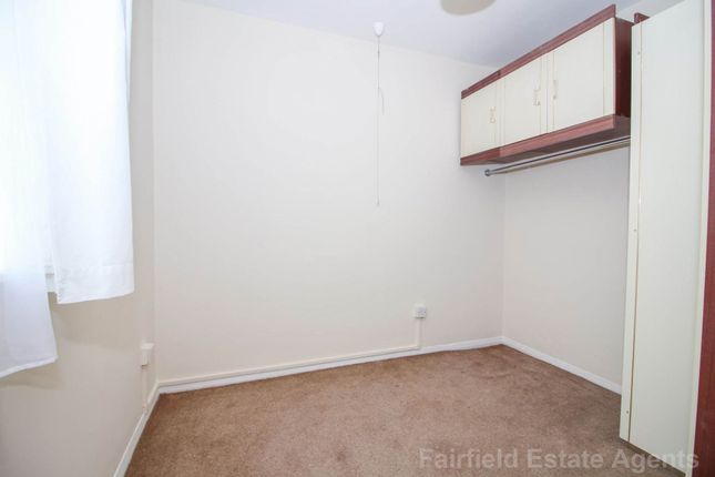 8 Culverden Road, Watford photo 4