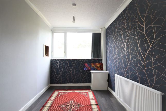 9 Tenby Close, Blackburn photo 5