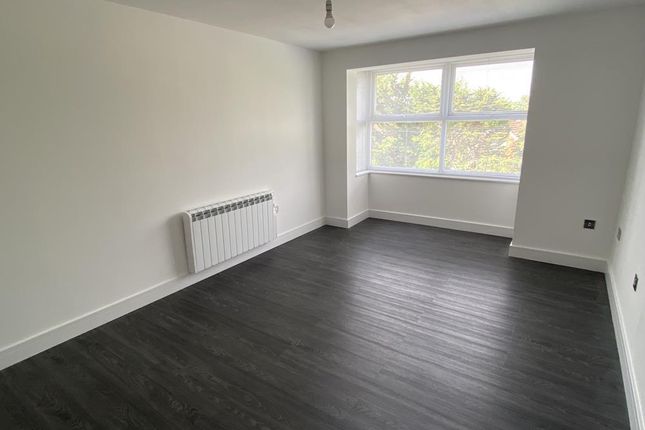 17 Rowan House, Blind Lane, Bourne End photo 2
