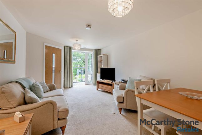 26 Weavers House, Highgate Hill, Hawkhurst photo 4