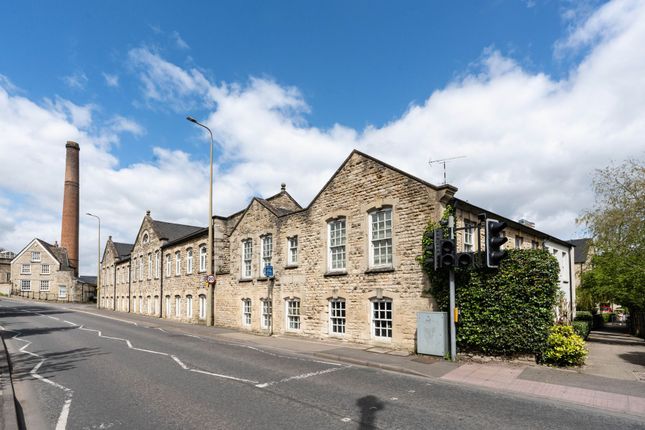 Flat for sale in 42 The Yarn Lofts, Woodford Mill, Witney