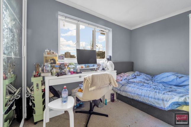 80, Seymour Way, Sunbury-on-Thames photo 3