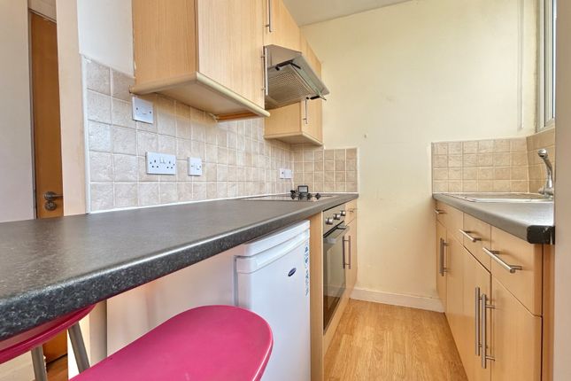 Flat 3B, 27, Claremont Drive, Leeds photo 4