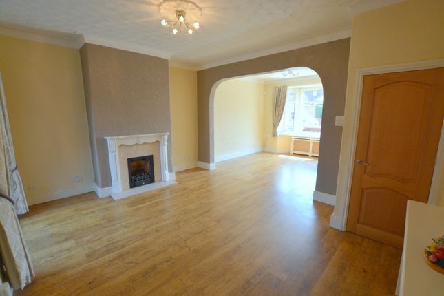 8, Parkdale Avenue, Audenshaw, Manchester photo 3