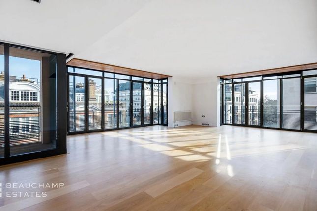 Flat for sale in Davies Street, London