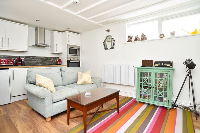 30a Russell Street, Harrogate photo 2