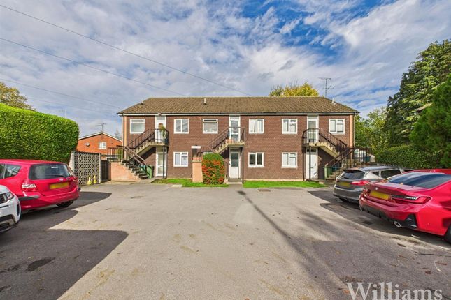 2-bed flat on 3 Latimer Court Tring Road, Aylesbury, £200,000