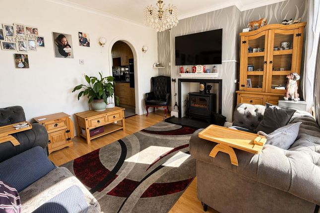 27, Mayfield Avenue, Macclesfield photo 2