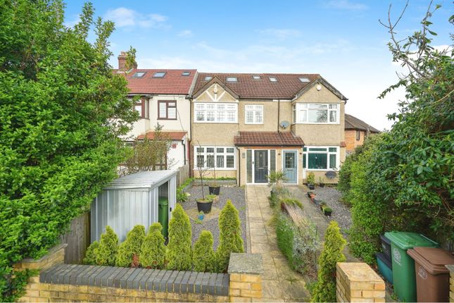 Terraced house for sale in St. Dunstans Hill, Sutton