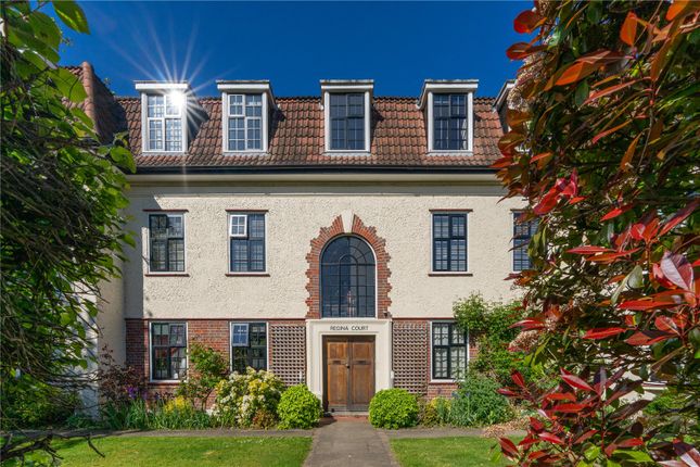 4 Regina Court,, Gloucester Road, Teddington photo 2