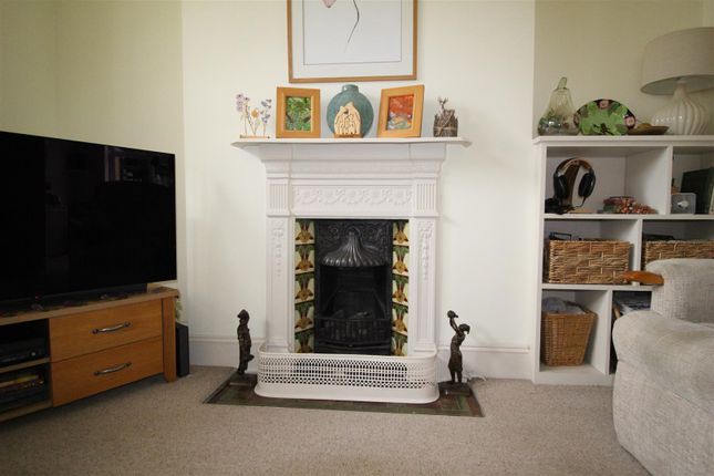 45, Heatherside Road, West Ewell photo 4