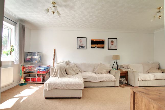 8, Cypress Close, Doddington photo 4