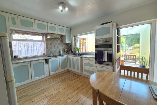 70 Talbot Lane, Coalville photo 2